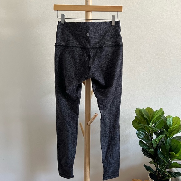 Lululemon High Times 7/8 leggings in Herringbone Heathered Black  size 8 - Picture 6 of 9